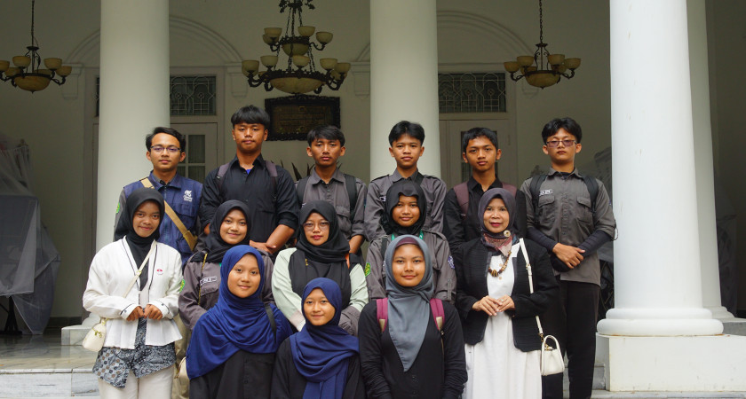 Seru! Siswa MA Al-Muthohhar Belajar Peluang Karir Kreatif di Film Labinak Goes to School